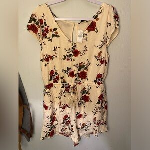 BNWT American Eagle floral romper